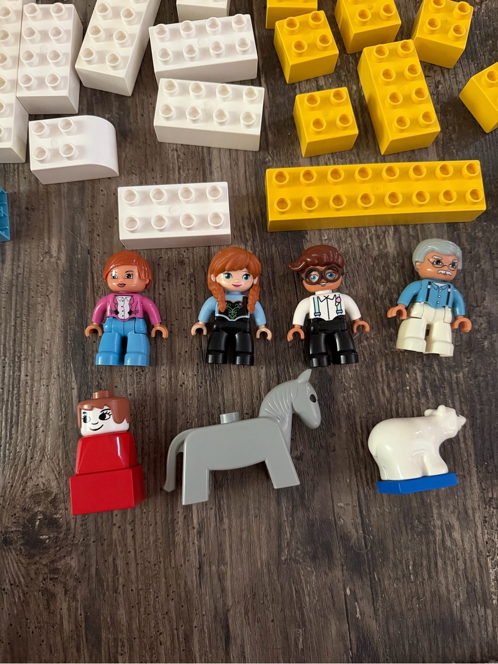 LEGO DUPLO: Boat Yard Building Set (2412) vintage and some other LEGO figures - Picture 8 of 10